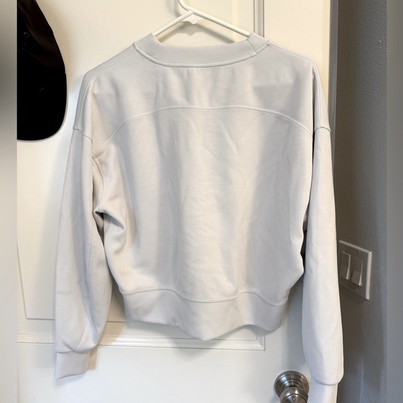 EUC Lululemon Softstreme Cropped Crewneck Sweater in vapor size 4 - Picture 2 of 6